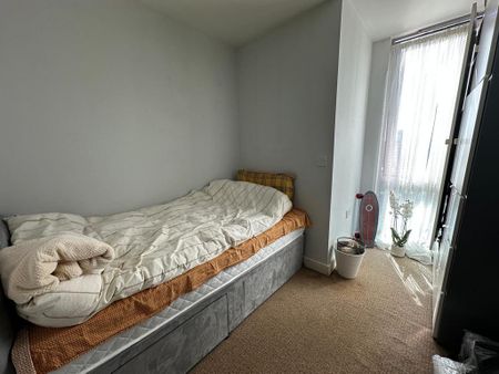 2 bedroom flat to rent - Photo 2