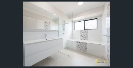 BRAND NEW - Family Home in Thriving Southern Suburb!! - Photo 2