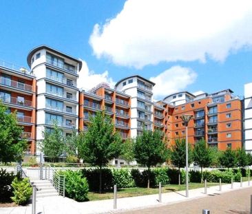 Holland Gardens, Brentford, London, TW8 0AZ - Photo 4