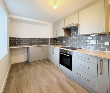 3 bedroom flat to rent - Photo 6