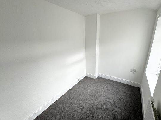 Walton Road, Lowestoft - Photo 1