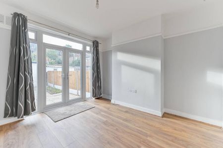 3 bedroom terraced house to rent - Photo 3