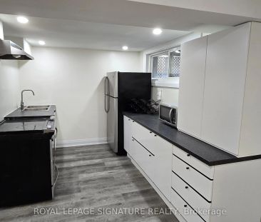 383 Fernleigh Circle N #Bsmt - Photo 3