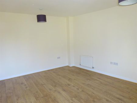 4 bedroom terraced house to rent - Photo 2