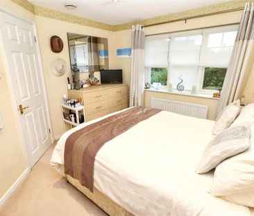 5 bedroom detached house to rent - Photo 3