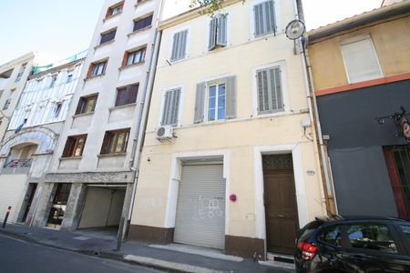 Location Appartement 2 pièces 36m² MARSEILLE 5ème - Photo 2