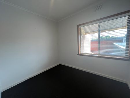 9 Jacobs Street, Belmont - Photo 3