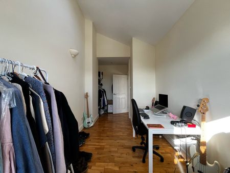 2 Bed Flat, Stoke Newington High Street, N16 - Photo 3