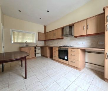 3 bedroom end of terrace house to rent - Photo 6