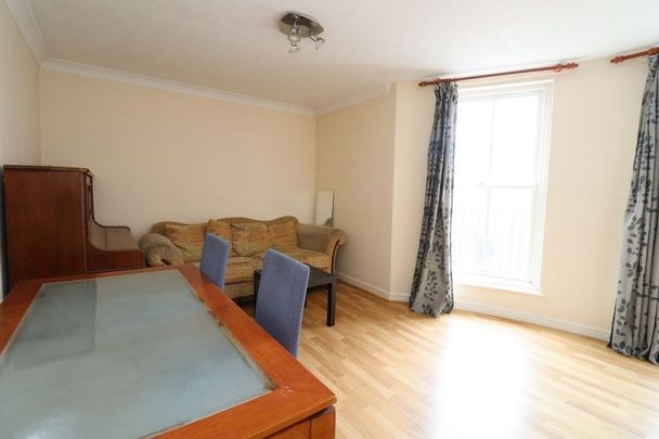 Room in a Shared Flat, Saunders Ness Road, E14 - Photo 1