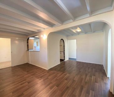 Cosy Three Bedroom Home, Gas cooking, WATER USAGE INCLUDED! - Photo 4