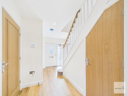 5 bedroom detached house to rent - Photo 3