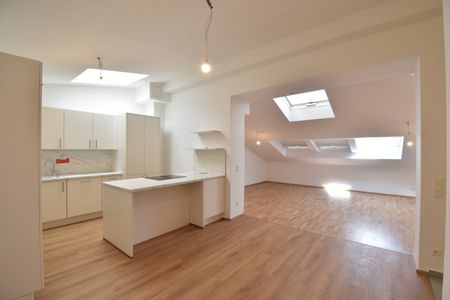 Erstbezug | TOP-Sanierte 4-Zimmer- DG- Wohnung | klimatisiert | Gemeinschaftsgarten - Photo 4