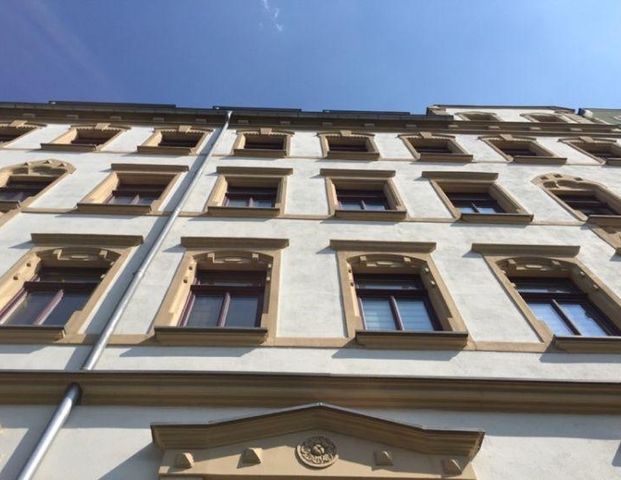 Frei ab 1.1.26 - offene Küche - Bad mit Wanne - 3. OG - Photo 1