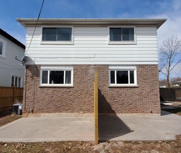 For Lease - 2192 BRIDGE Road Unit# Unit 2, Oakville, Ontario - Photo 4