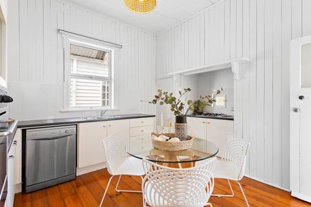 Cute as a Button! - Photo 4