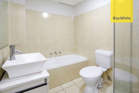 Modern 2-Bedroom Ground Floor Apartment in Prime Westmead Location - Photo 3