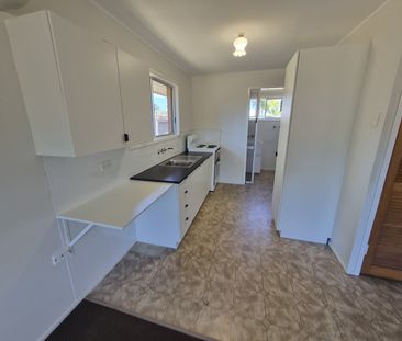 CONVENIENTLY LOCATED 2 BEDROOM DUPLEX - Photo 3
