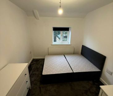 3 bedroom end of terrace house to rent - Photo 3