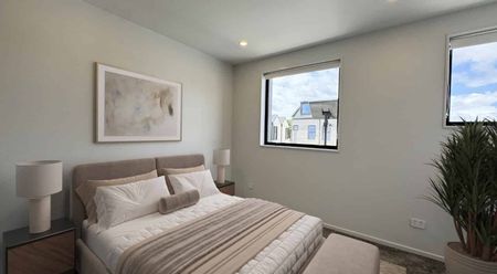 Modern, spacious home in a great location - Photo 2