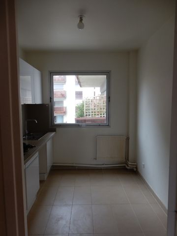 Location Appartement 3 pièces 83m² - Photo 2