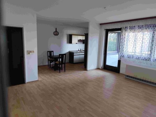 LOGGIAWOHNUNG, Ruhelage, Autoabstellplatz - Photo 1