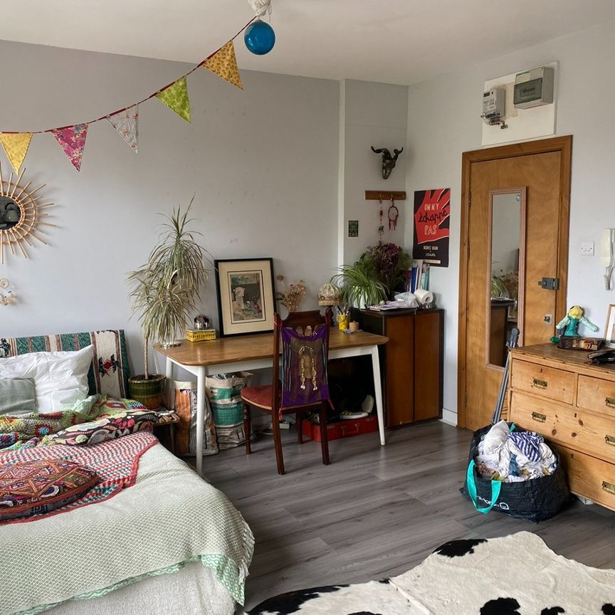 Studio Flat, Crayford Road, N7 - Photo 1