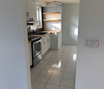 For Lease - 95 Navenby Crescent, Toronto, Ontario - Photo 4