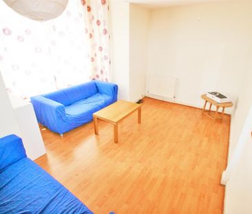 North Hill Road, Hyde Park, LS6 2EN, Leeds - Photo 2