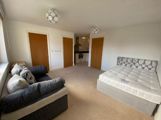 Studio to rent - Photo 1