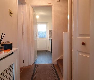 3 bedroom character property to rent - Photo 5