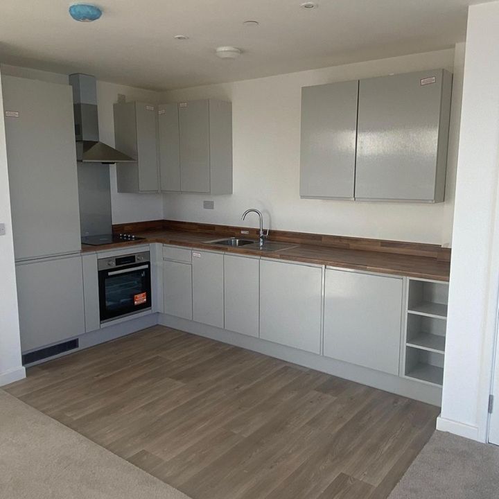 2 Bed Flat, Lansdowne Hill, SE27 - Photo 1