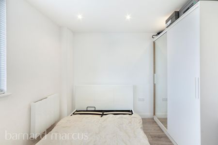 London Road, Sutton, Cheam - Photo 2