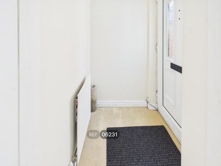 2 bedroom terraced house to rent - Photo 3