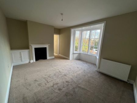 4 Bedroom House - Palmerston Street, Romsey - Photo 2