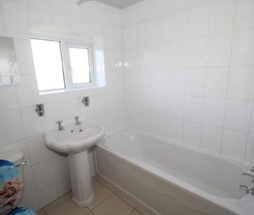 2 bedroom semi-detached house to rent - Photo 4