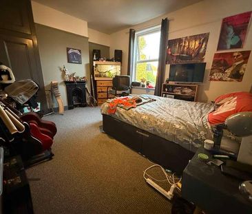 West End // Spacious Bed & Bath // Sept, LN1 - Photo 2