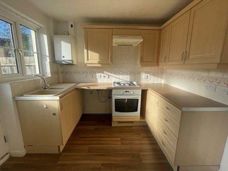 3 bedroom link detached house to rent - Photo 3