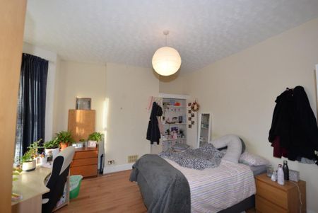 4 bedroom terraced house to rent - Photo 5