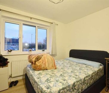 Dover Patrol, Kidbrooke, London, SE3 - Photo 6