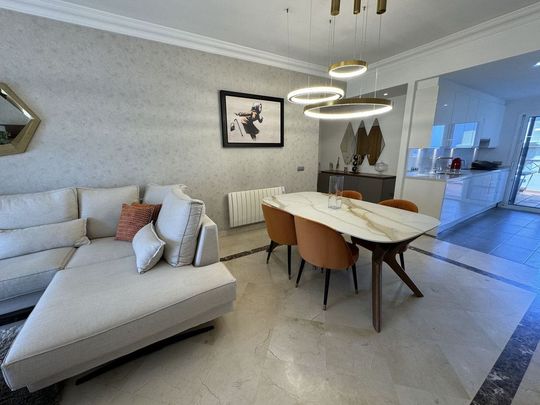 2 bedroom luxury penthouse for rent in Benahavís, Andalusia - Photo 1