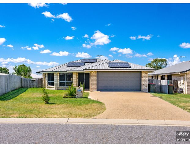 QUALITY 4 BEDROOM, 2 BATHROOM HOME + SOLAR! - Photo 1