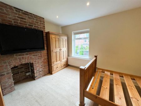 2 bedroom terraced house to rent - Photo 4