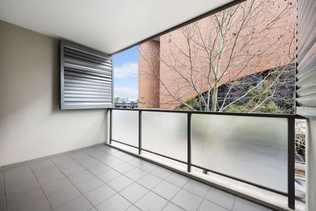 Expansive Split level living with Study - Photo 5