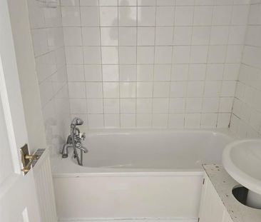 2 Bed Terraced House, Parkside Road, CH42 - Photo 6