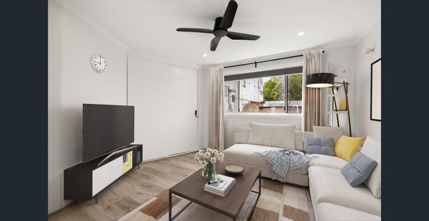 Bright One-Bedroom Unfurnished Apartment - Photo 1