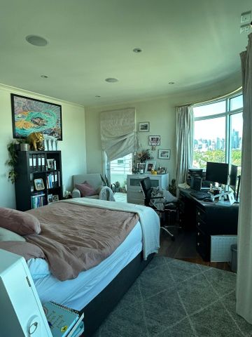 Port Melbourne - Photo 3