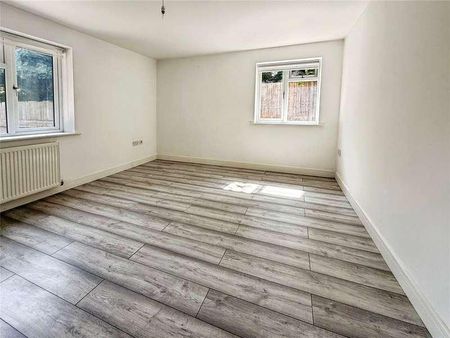 Kentwood Hill, Tilehurst, Reading, Berkshire, RG31 - Photo 2