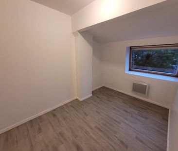 Location Appartement 4 pièces 70m² ARMENTIERES 59280 - Photo 2