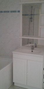 T2 AVEC TERRASSE + 2 PARKING - Photo 4